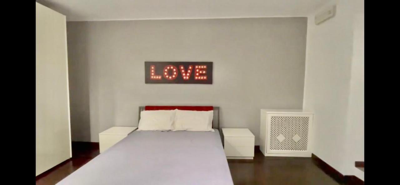 Luxury Home 100 Mq A Stone'S Throw From The Duomo ميلان المظهر الخارجي الصورة