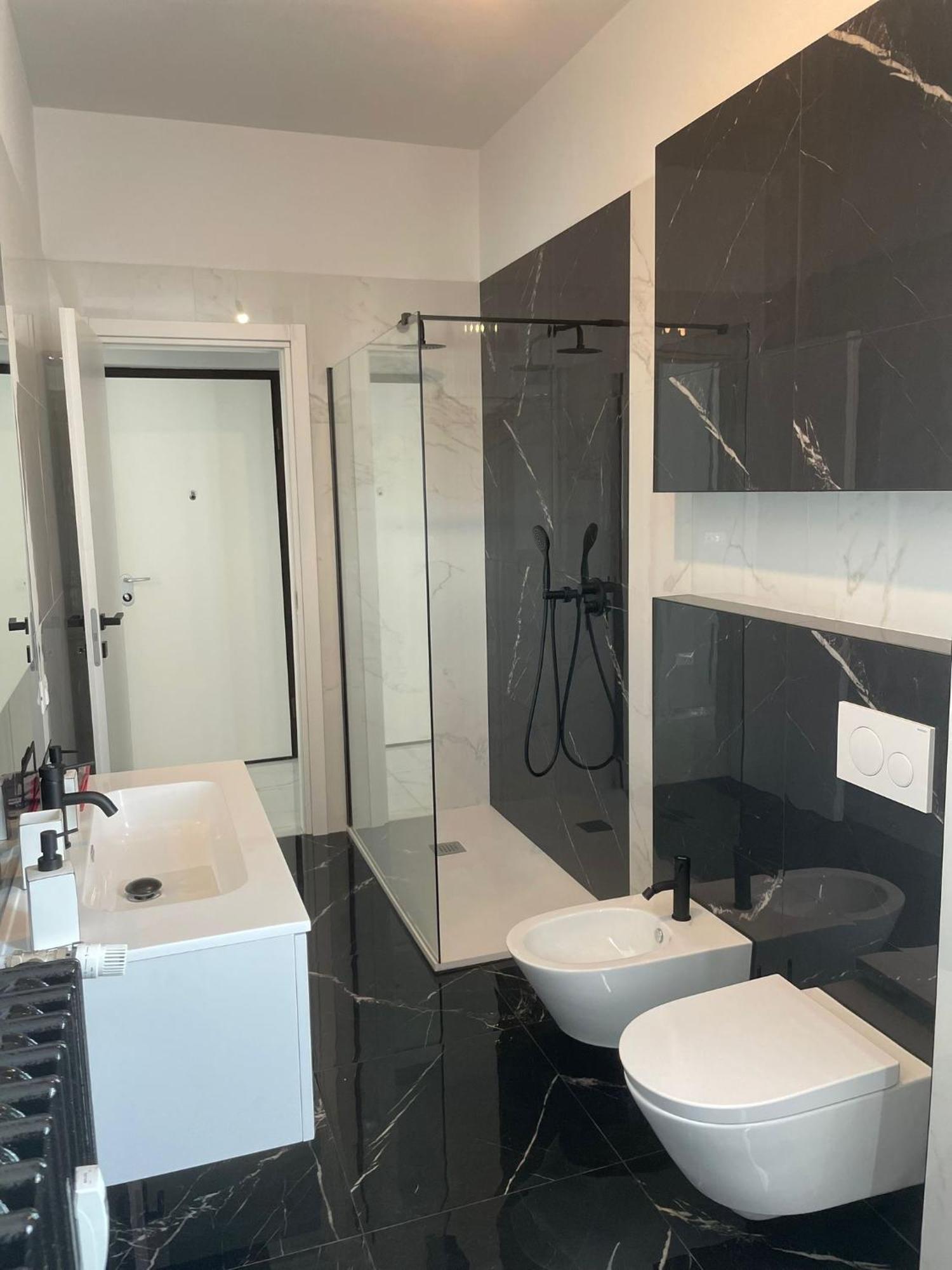 Luxury Home 100 Mq A Stone'S Throw From The Duomo ميلان المظهر الخارجي الصورة